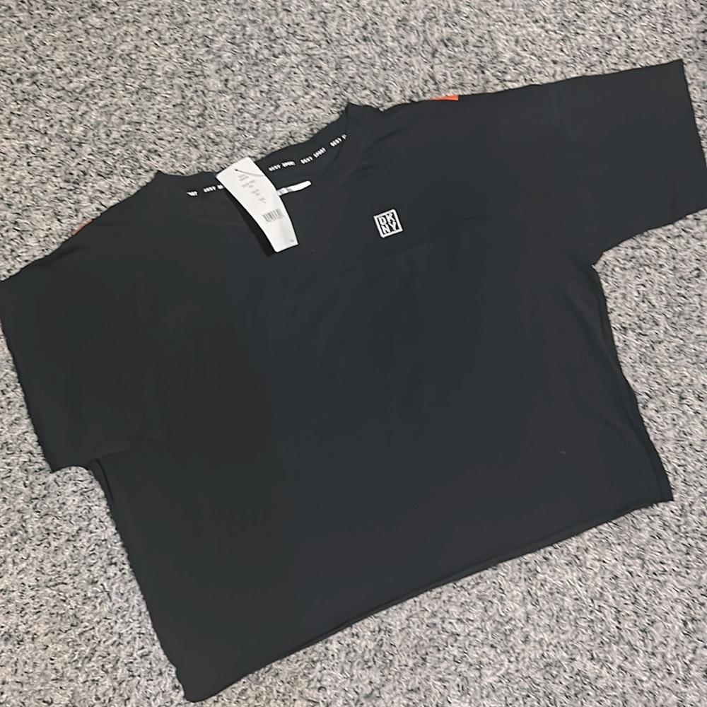 NWT. Woman’s DKNY sport black shirt sleeve T-shirt. - Picture 1 of 6